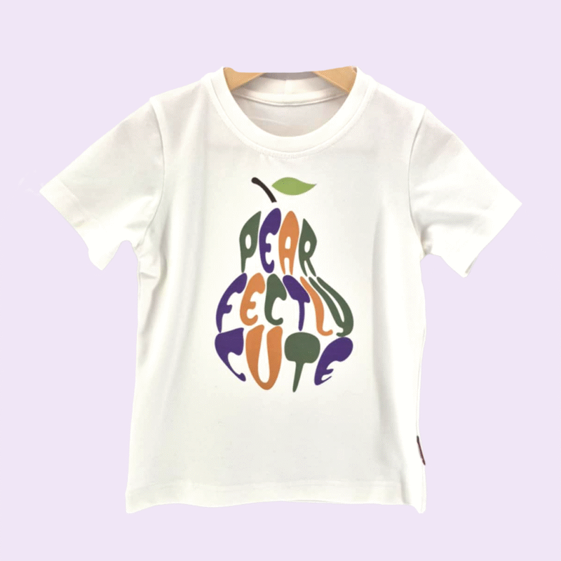 Biały tshirt z napisem - gruszką