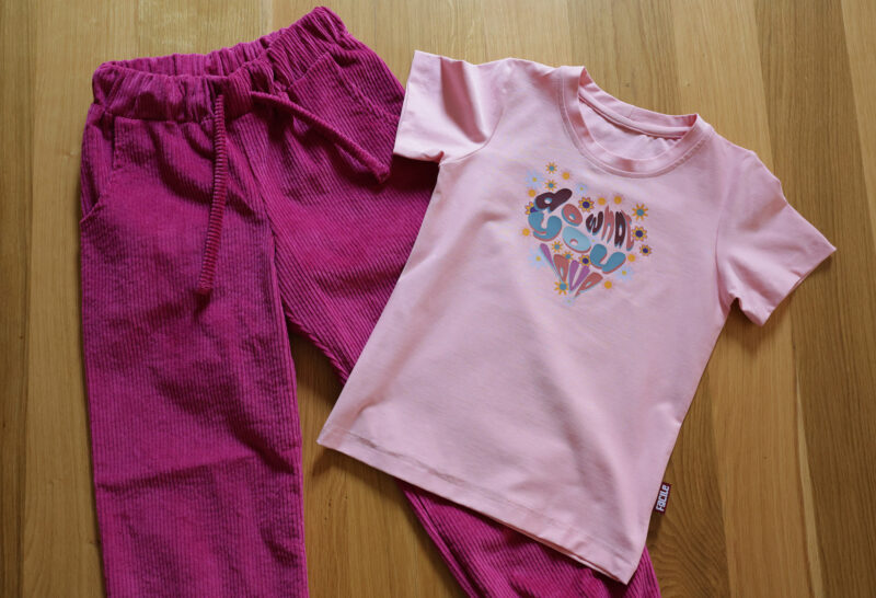 zestaw-spodnie-fuksja-i-tshirt-w-serce